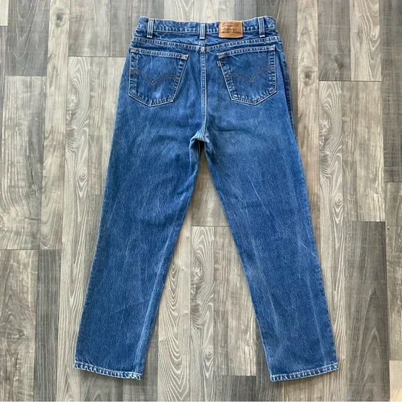 VTG Levi’s 530 Regular Fit Jeans Brown Tab
MADE IN USA
Men’s 36x29
Blue Denim - Picture 7 of 9